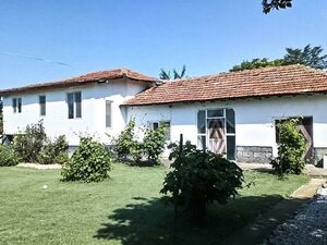 2 bed, 2 bath, house with big garden, 40 min to Varna
