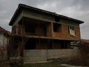 Big rural property situated in a peaceful village near forest and hills 25 km away from the town of Vratza