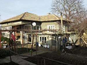 Old country house with big garden located 60 km from the sea