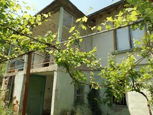 Old country house with barn & big yard near forest & rivers