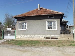 Country house with orchard, nice garden & business potential