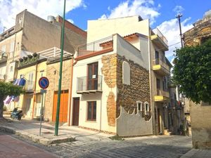 Panoramic Townhouse in Sicily - Casa Adriano Sta Regina