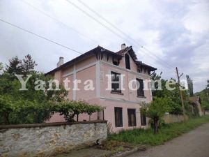 Nice house for sale in the popular village of Vishovgrad
