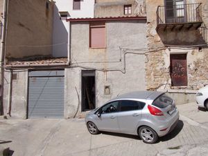 sh 630, town house, Caccamo, Sicily
