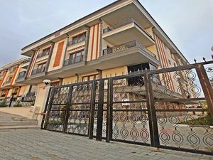 3+2 Duplex Apartment For Sale In Beylikduzu Istanbul
