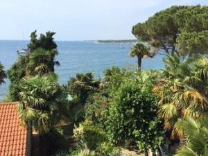 Real estate Croatia Farkaš sells haus 2nd row from the sea