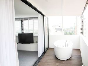 Apartment in Singapore, 1 bedroom, 1 bathroom, sleeps 3