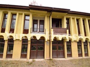 Art gallery in tourist location in Veliko Tarnovo town