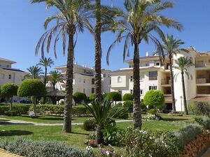 Sunny 2 bedroom Penthouse in Phase 1 of La Cala Hills