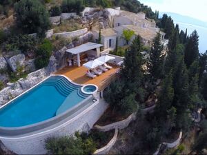 Villa for sale in Katavolo