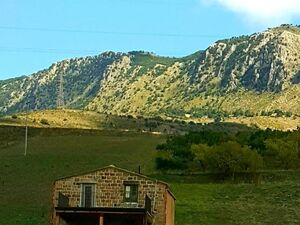 sh 695, villa, Caccamo, Sicily