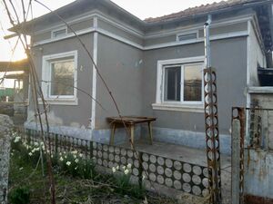 One-storey 3-bedroom house with a large garden