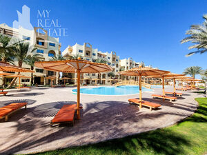Pool view 3 bedroom/ 2 bathroom apartment for sale in Nubia 