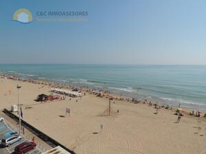 Ref: 1216  Large apartment just 25 meters from the beach