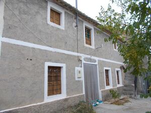 Country property for modernisation. FOR72