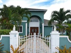 3 Bedroom 2 Bath Bahamar Boulevard, Nassau, Bahamas