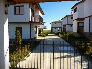 House with 3 bedrooms, 2 bathrooms near Sunny Beach and the 