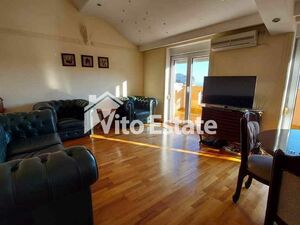 House with sea view and swimming pool in Petrovac, Budva