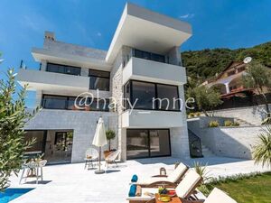 A new villa for sale on the Herceg Novi Riviera, Djenovici