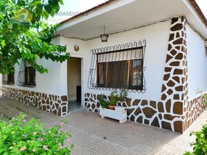 Ref: SP155 4 Bedroom villa with garage close to the sea