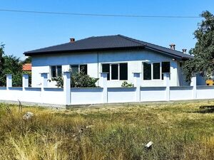 Brand new 3 Bed house with garden only 10 km to the SEA
