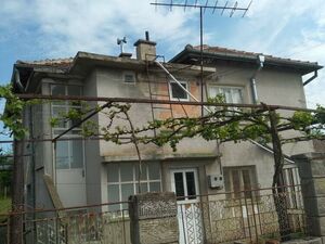 Solid two storey House in Yambol district -1200m² Land