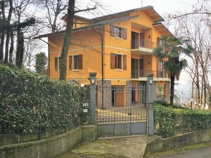 SINGLE VILLA WITH PARK OF 2,000 METERS