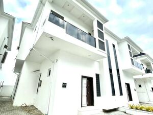 LUXURY 4 BEDROOM SEMI DETACHED DUPLEX with a BQ