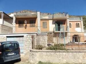 sh 727 town house, Caccamo, Sicily