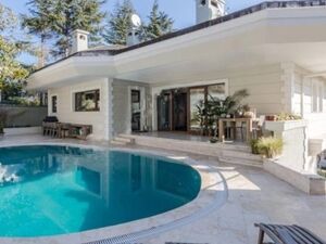 VILLA 6+2 FOR SALE WITH A FULL  BOSPHORUS VIEW