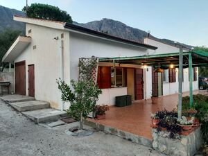 sh 731, villa, Caccamo, Sicily