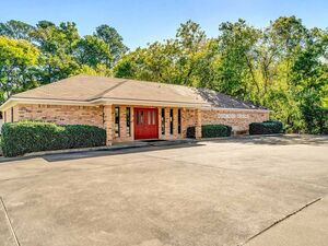 Great Commercial Office Property in Jacksonville, Tx