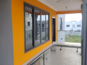 3Bedroom Flat@ East AIRPORT 