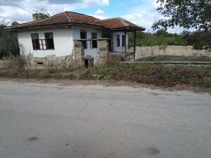 Old two-storey house and yard, 50km to Varna