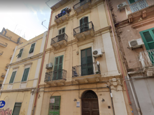 Lovely two-room apartment in the heart of Taranto (Borgo) 