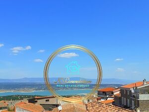 House in Sardinia with lake view.