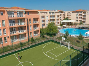 Cozy furnished studio apartment Sunny Day 6 ,3km to Synnny B