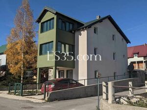 The apartment house 210m2 in a center of Zabljak