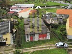 House to renovate with an approved project in Portugal