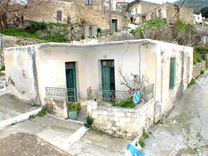  Corner House. Short Drive to the Sea - East Crete