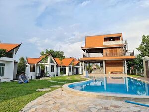 Resort with 6 bungalows, 1 cottage & swimming pool