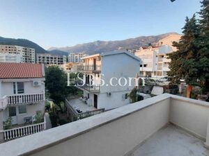 Apartment with 2 bedrooms in a new house in Becici
