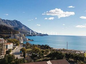 Sea view apartment in a complex with swimming pool in Becici