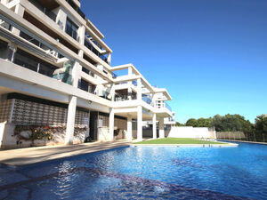 New modern apartment with 3 bedrooms, 800 m from the beach