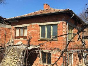  For sale two-story in a picturesque village 13Km from Kyust