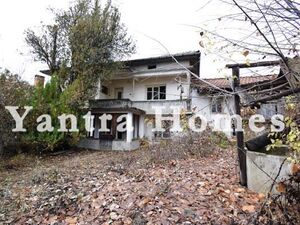 Spacious 2-story house in village near Veliko Tarnovo