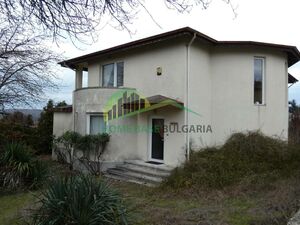 4-bedroom house for refurbishment, 15min drive to Varna