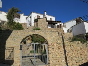 Large Town House with Pool