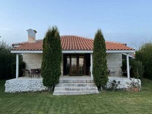 NEW-BUILD DETACHED ONE -STOREY STONE HOUSE WITH 500m2 YARD, 