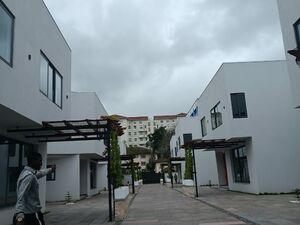 3Bedroom Townhouse@ Airport/+233243321202